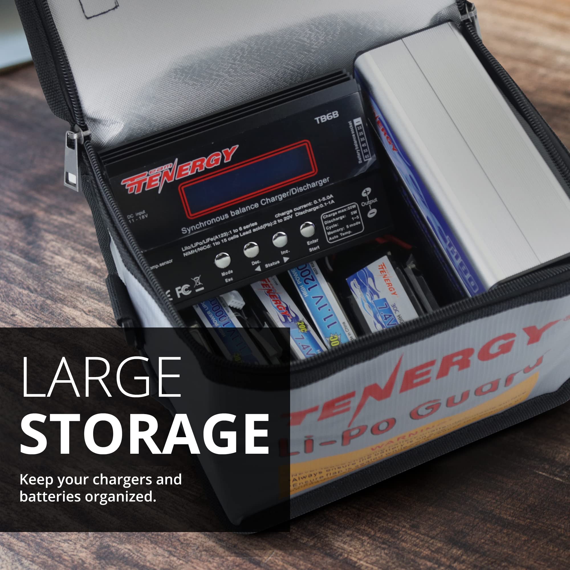 Tenergy comparación de tamaño con baterías mostrando capacidad interior