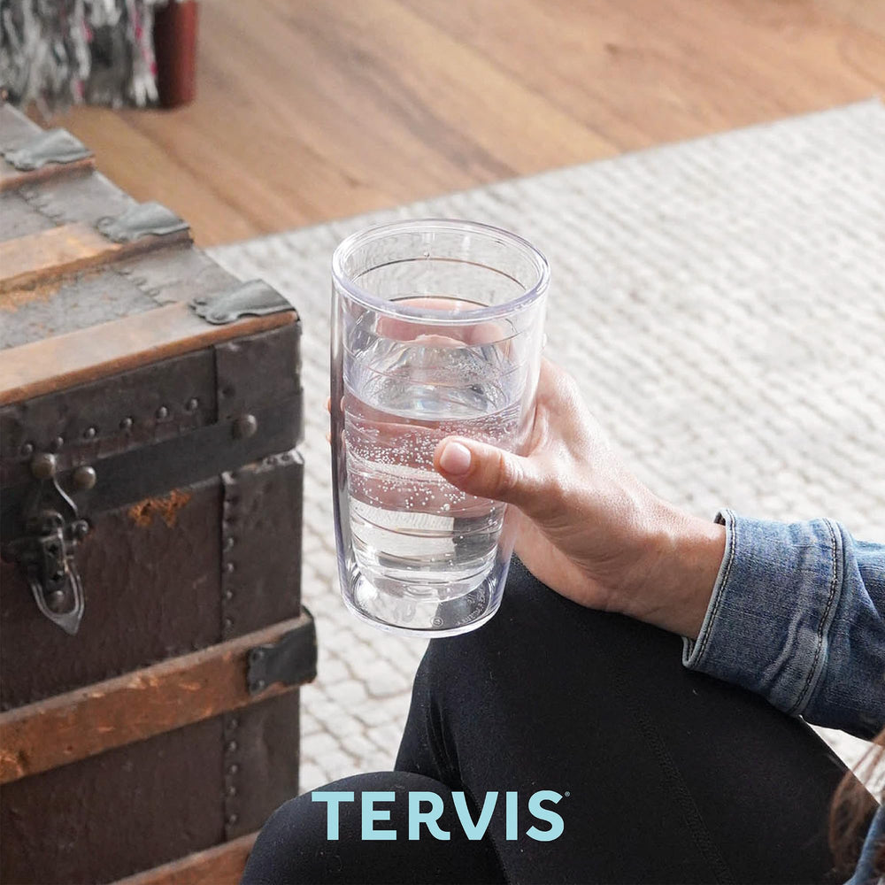 Tervis borde y asa (si aplicable) en primer plano mostrando acabado seguro