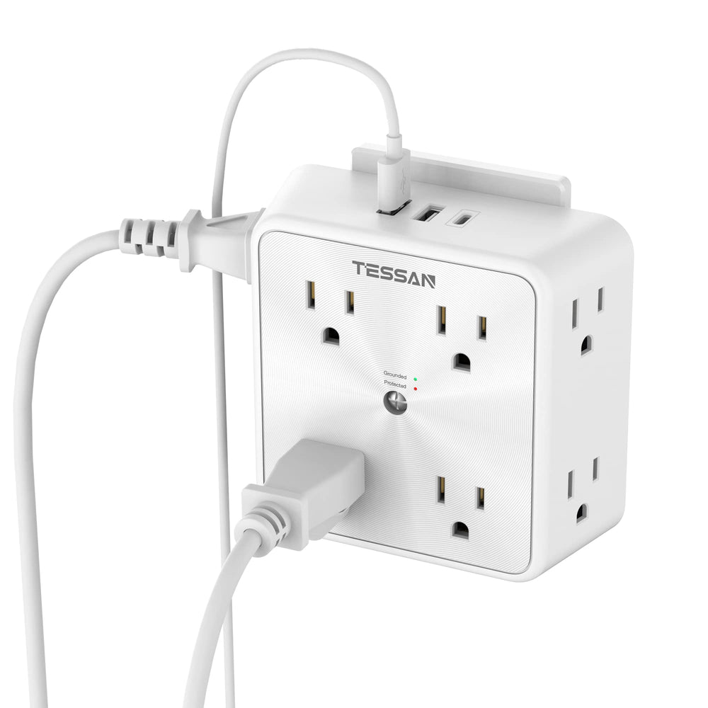 TESSAN vista frontal con ocho enchufes y tres puertos USB para más conexiones