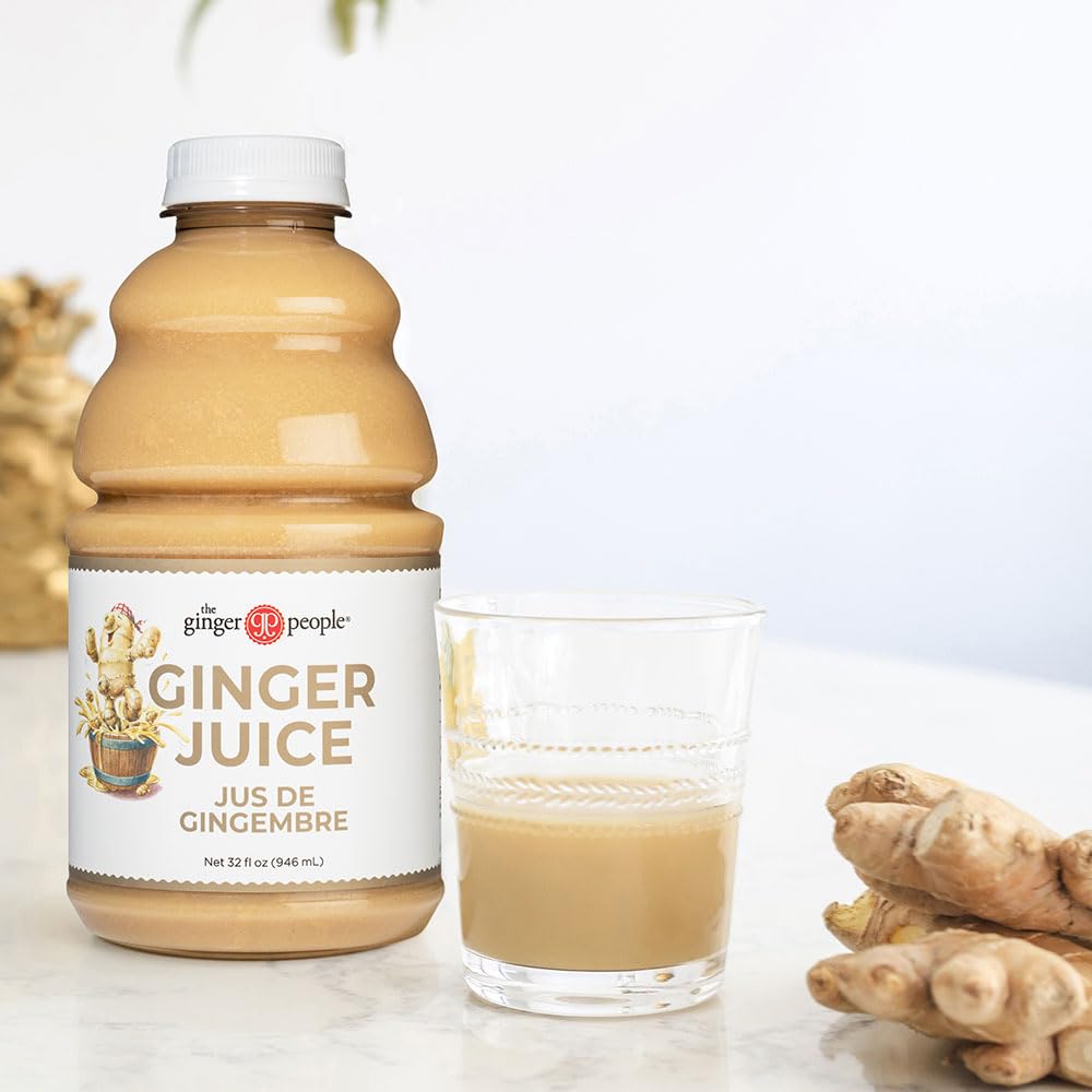 The Ginger People botella junto a un vaso para comparar tamaño y porciones