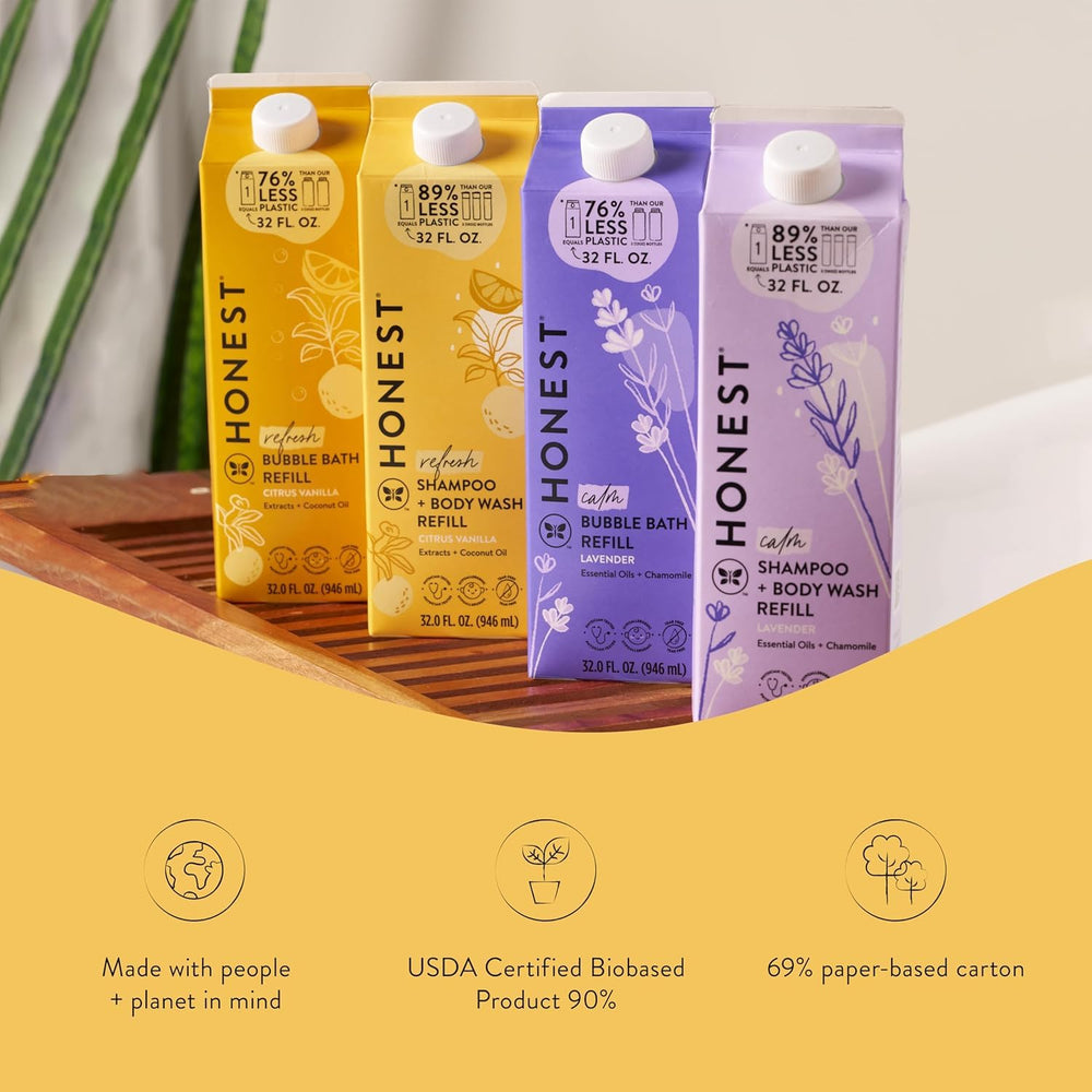 The Honest Company producto en uso formando burbujas gentiles durante el baño