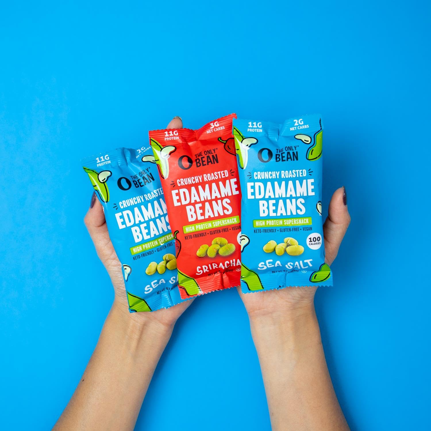 The Only Bean paquete en mano para mostrar tamaño y conveniencia