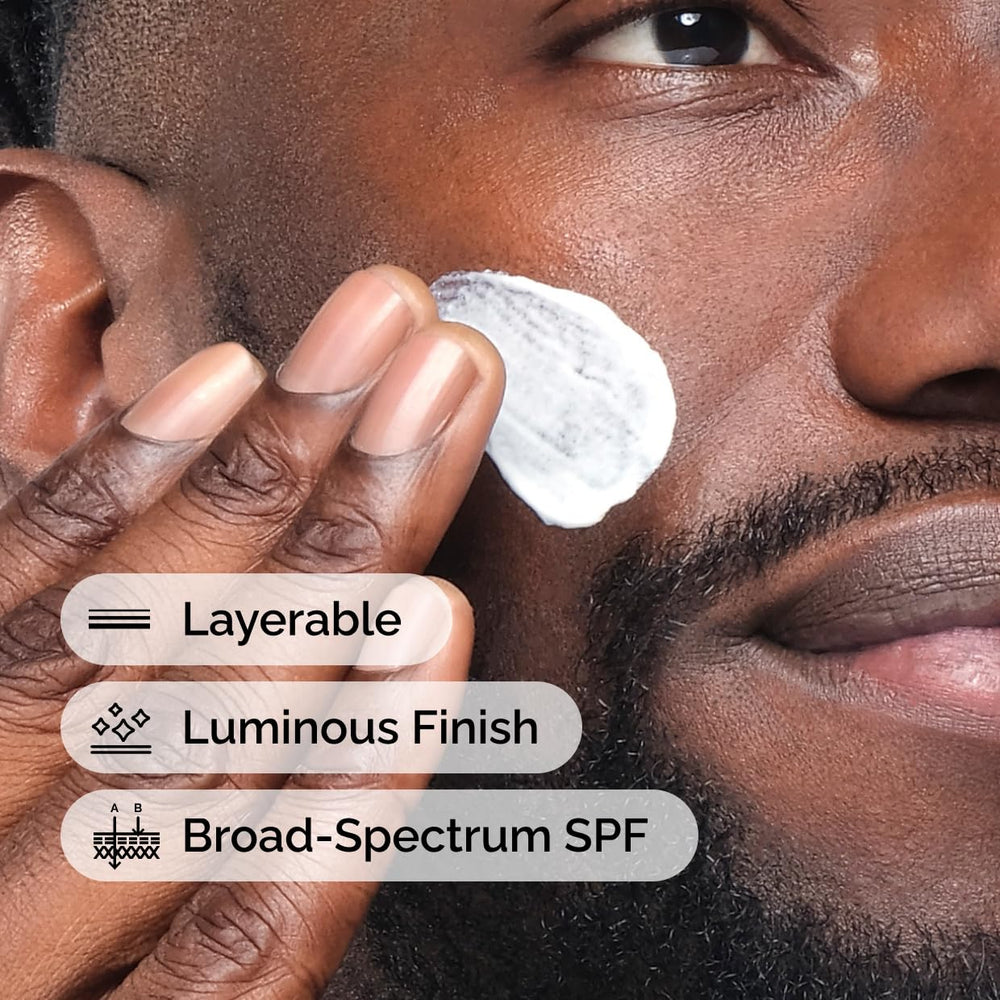 The Ordinary aplicación del producto en rostro, acabado sin brillo pesado