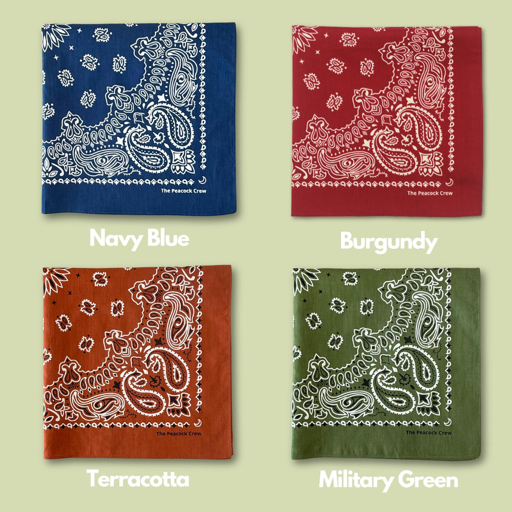 The Peacock Crew bandana Terracotta usada en el cabello, acento de moda