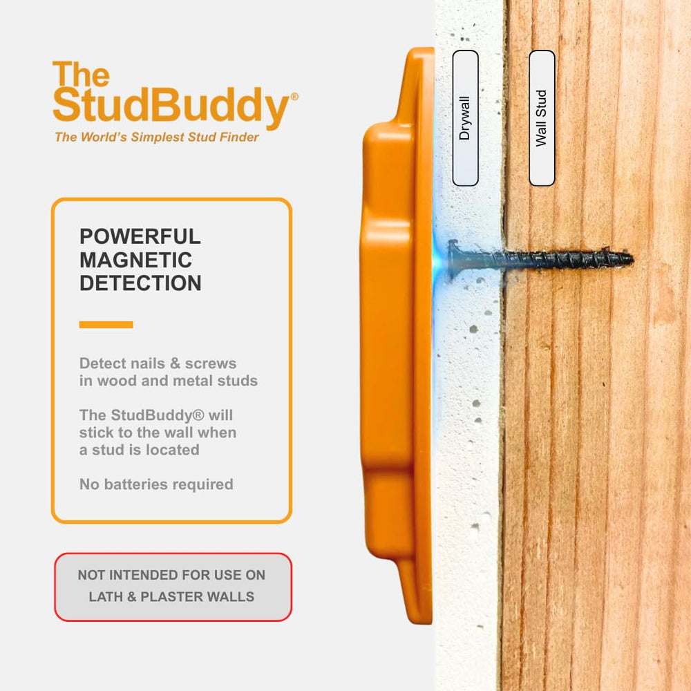 The StudBuddy comparación de tamaño con mano para escala clara