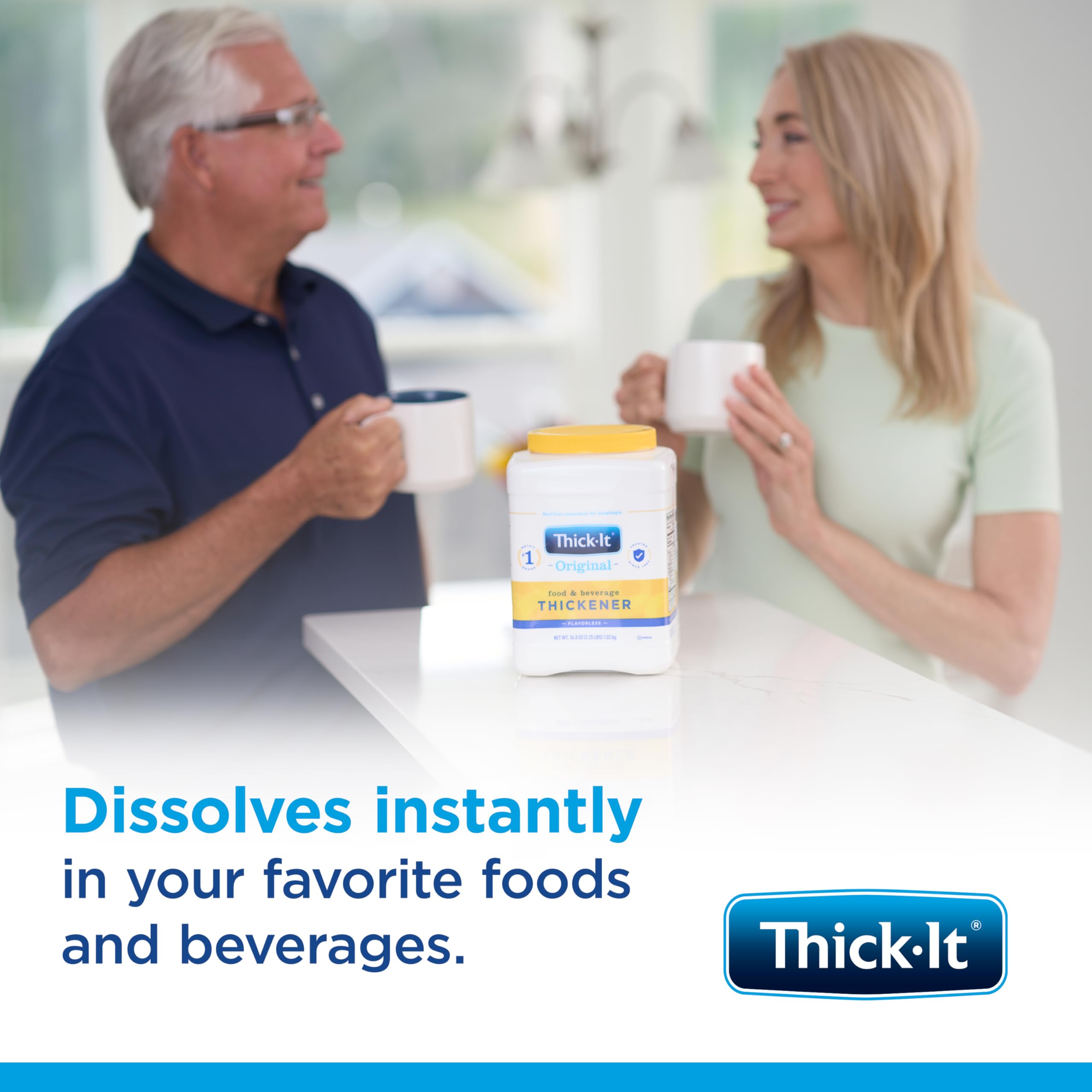 Thick-It envase en mano para comparar tamaño y duración del producto
