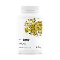 THORNE envase frontal de Vitamin D-5,000 mostrando dosis y 120 cápsulas, confianza de marca