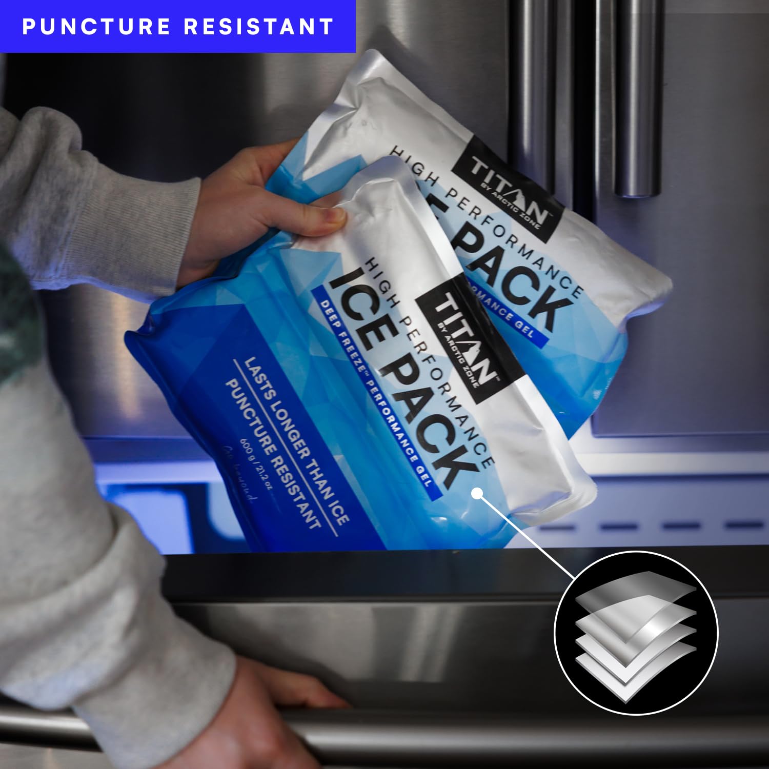 Titan pack dentro de hielera demostrando mantenimiento frío para comidas