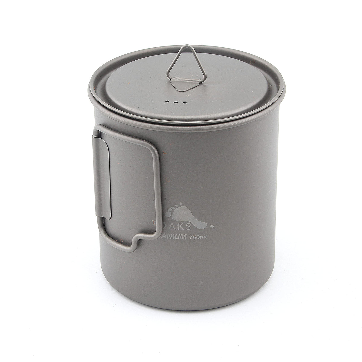 TOAKS vista frontal de la olla 750ml mostrando su forma compacta y ahorro de espacio