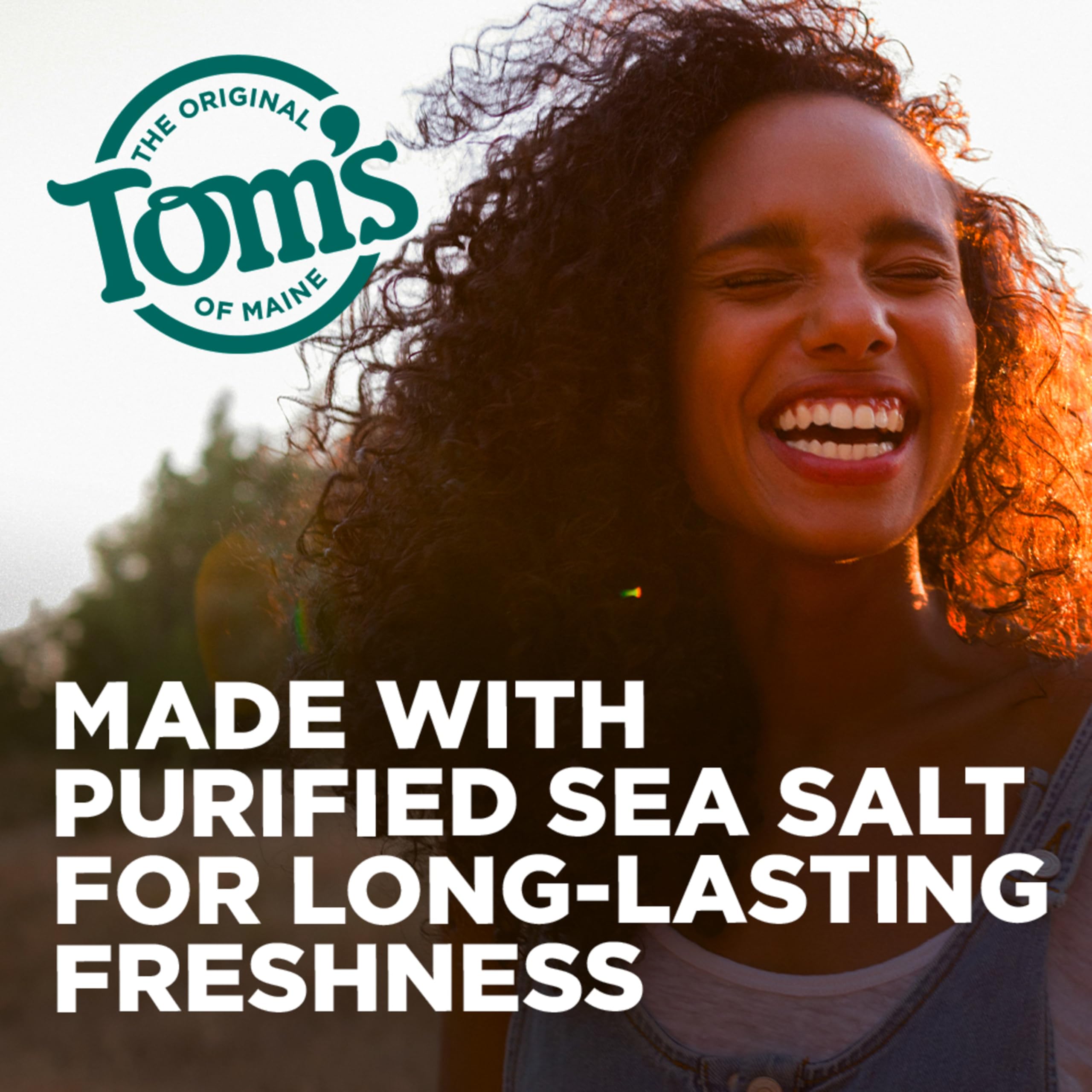 Tom's of Maine gota en superficie, muestra textura suave y enjuague sin alcohol