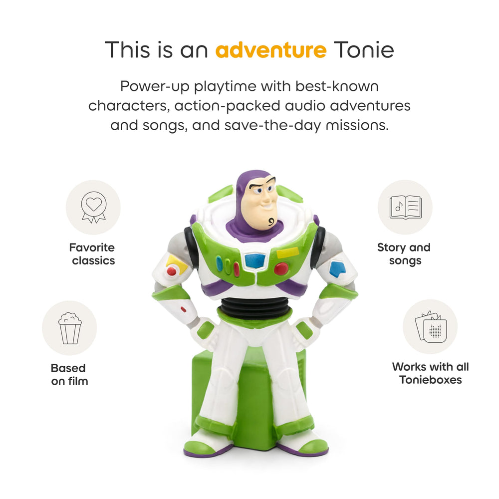 Tonies Buzz Lightyear junto a juguete para comparar tamaño y manejo infantil