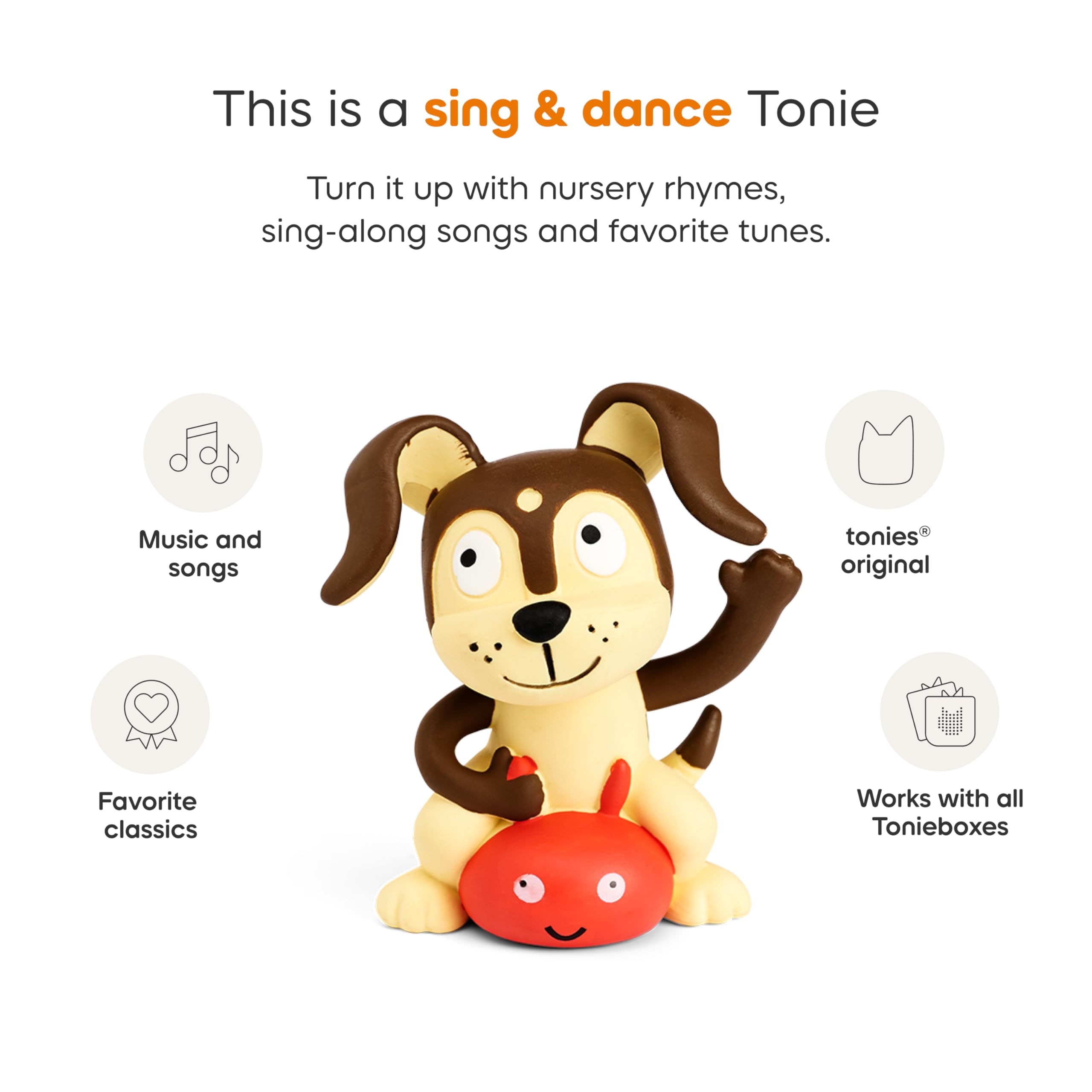 Tonies Playtime Puppy junto a una mano para mostrar escala y tamaño apropiado