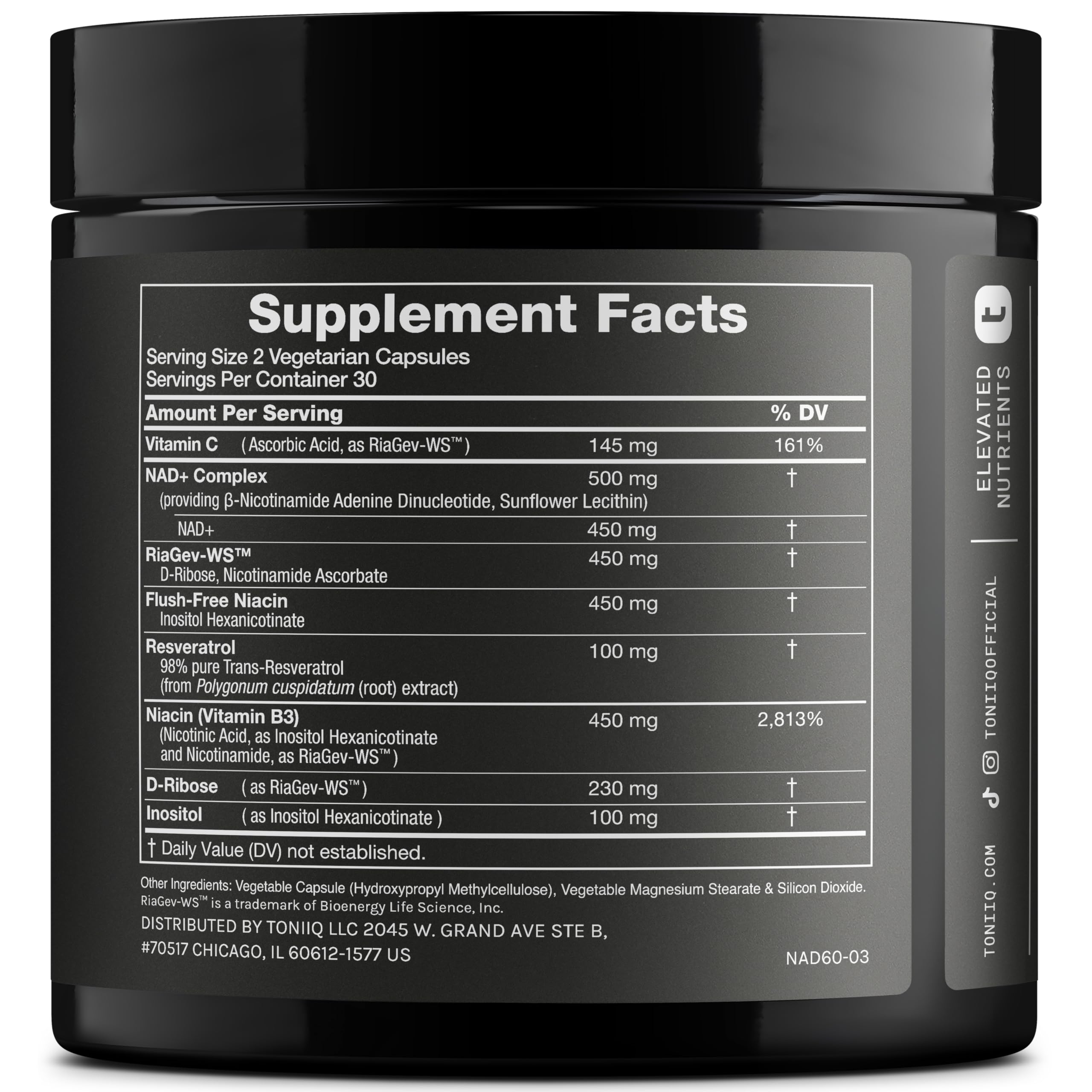 Toniiq ingredientes en acercamiento, destacando resveratrol y NAD+