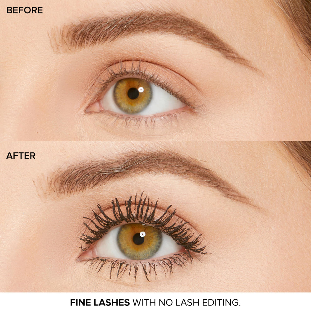 Too Faced producto en mano mostrando tamaño práctico para llevar