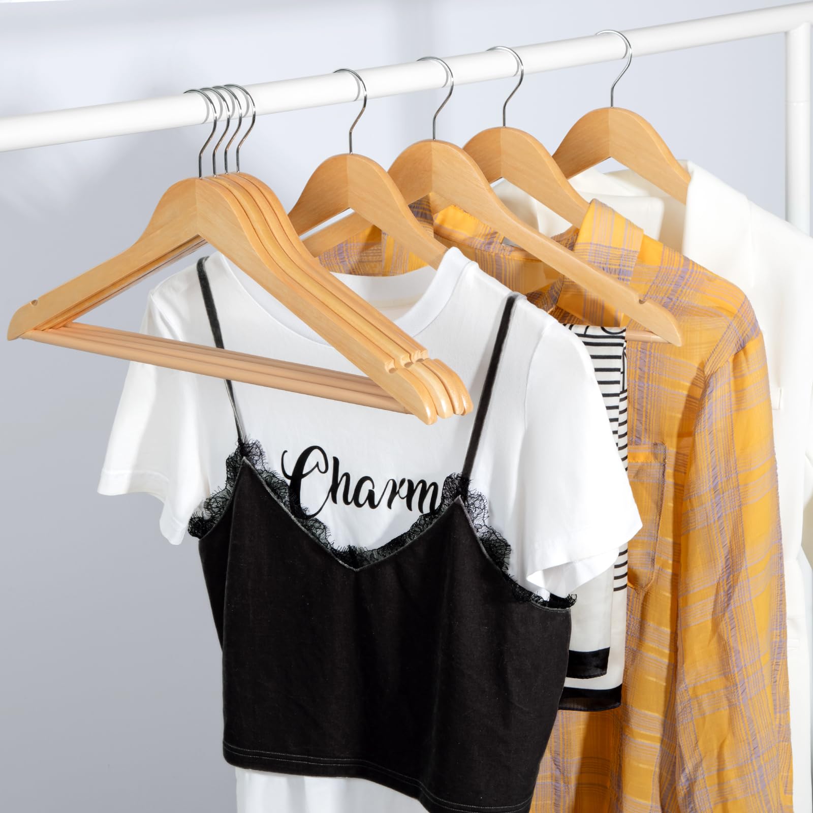 TOPIA HANGER etiqueta con dimensiones y marca que facilita identificación del producto