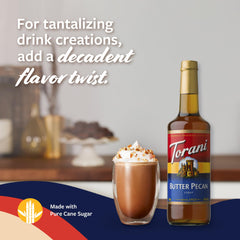 Vaso de latte con sirope Torani Butter Pecan realzando aroma y sabor cremoso