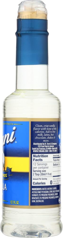 Botella Torani vainilla junto a una taza para comparar tamaño y conveniencia de 12.7 fl oz