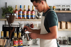 Torani usado en latte mostrando integración y sabor equilibrado