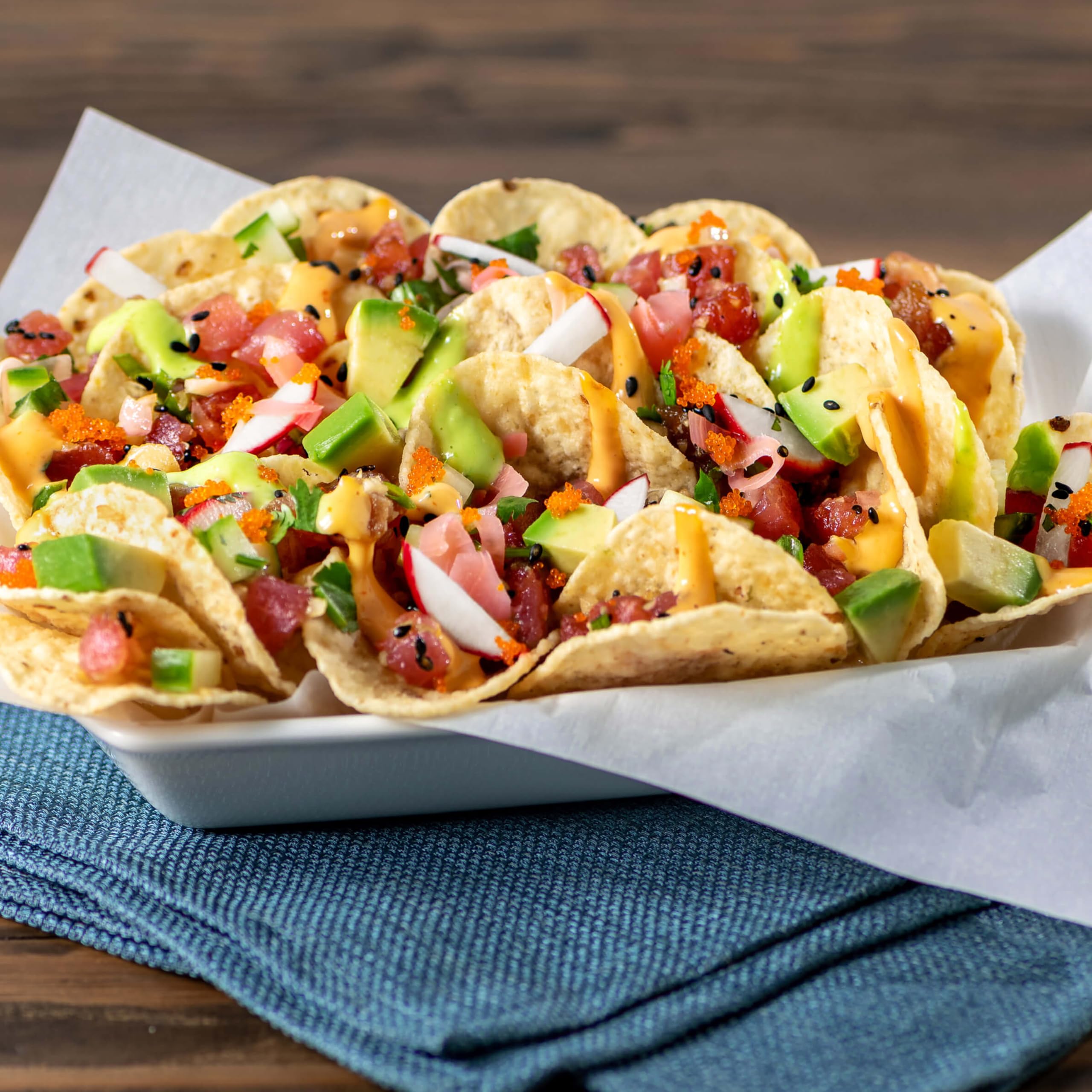 Tostitos varias unidades apiladas ideal para reabastecer durante eventos