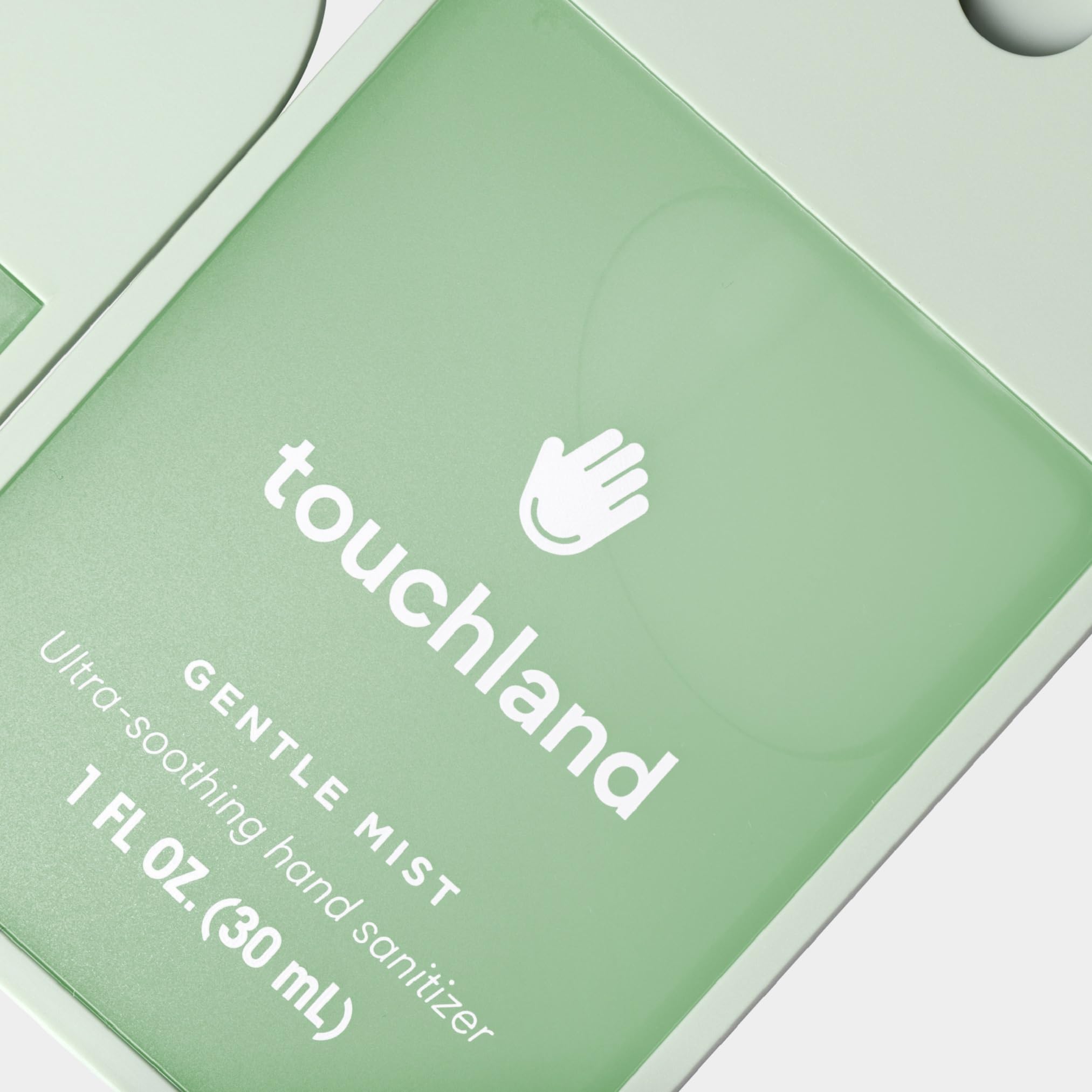 Touchland uso en manos demostrando limpieza sin sensación pegajosa