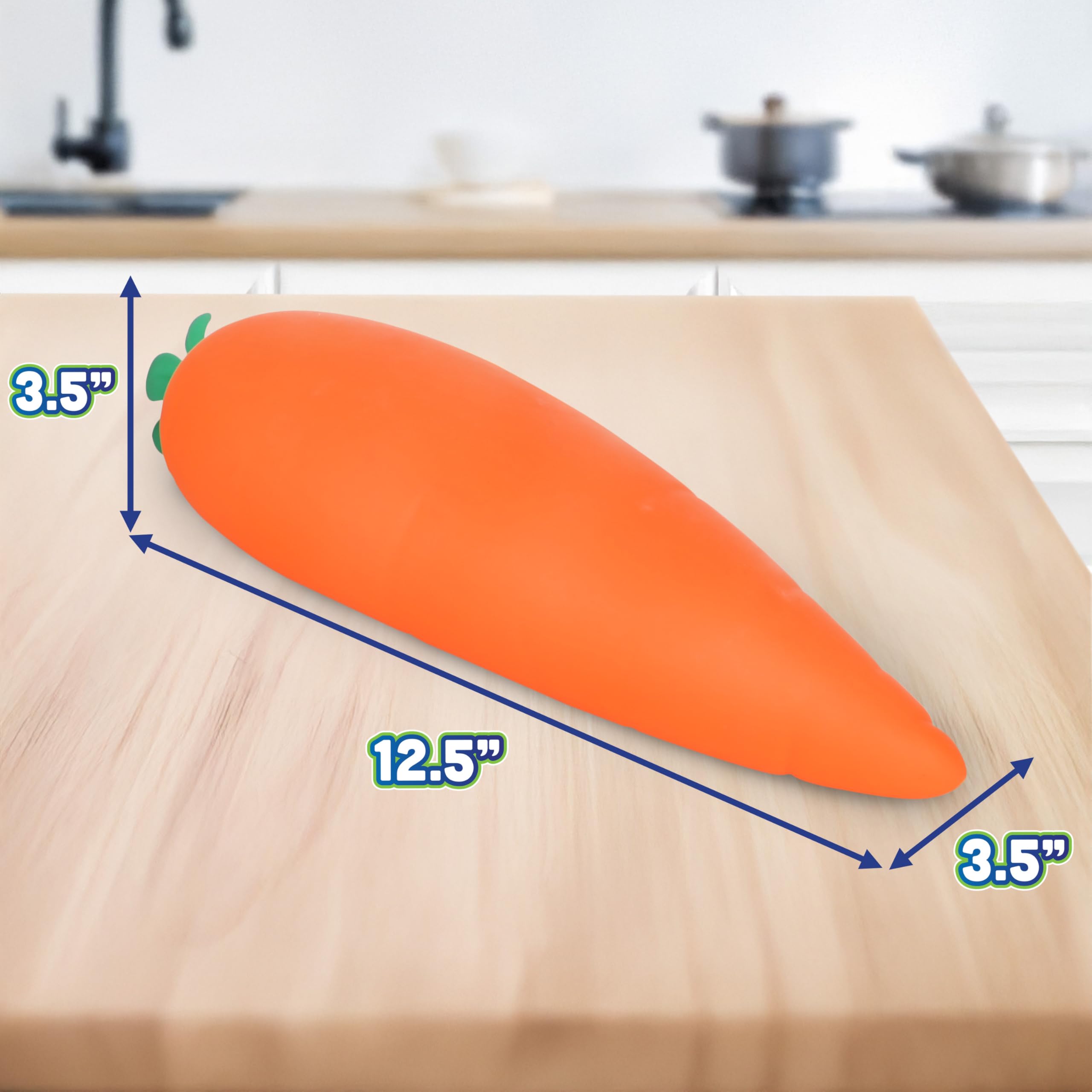 Toymendous Squishy Carrot sobre escritorio ofreciendo alivio durante trabajo