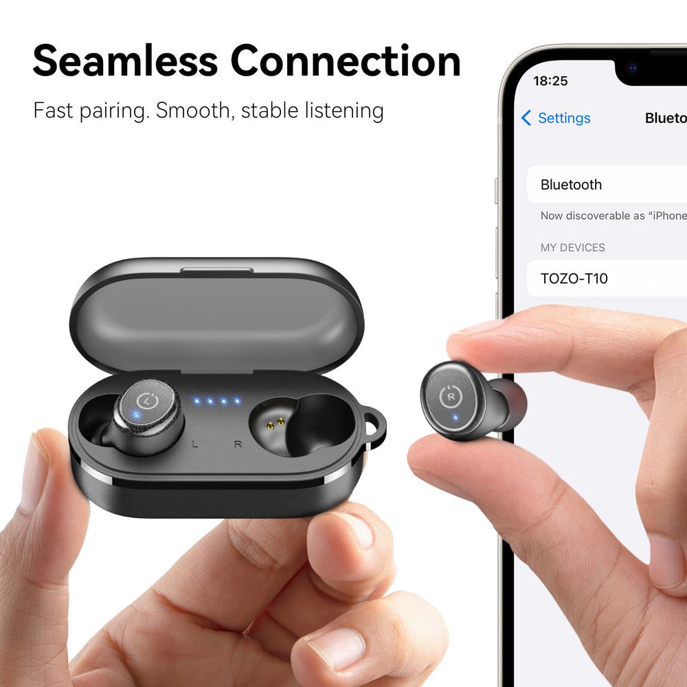 TOZO T10 comparación con mano para mostrar dimensiones y escala