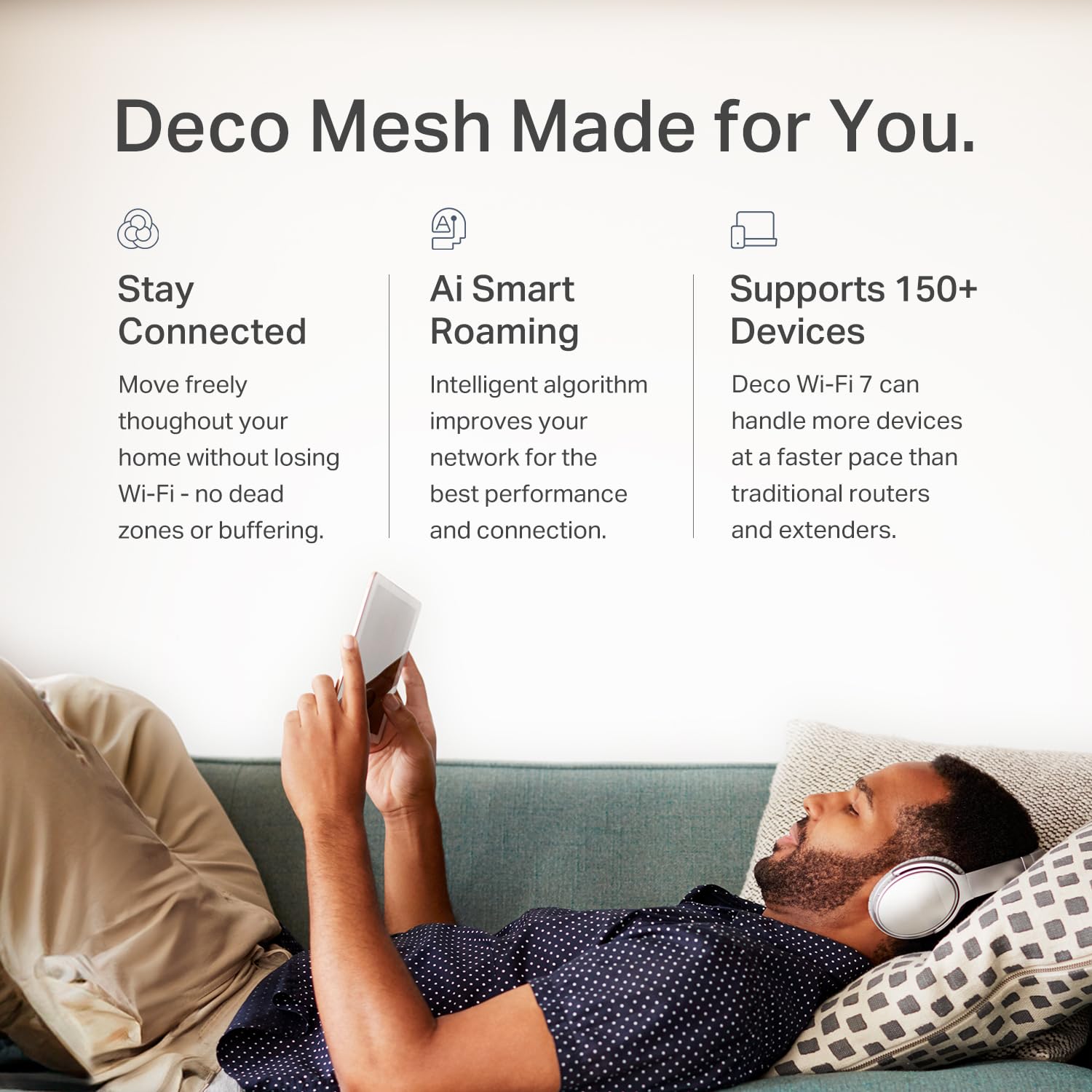 TP‑Link Deco BE25 comparación de tamaño junto a una mano para escala