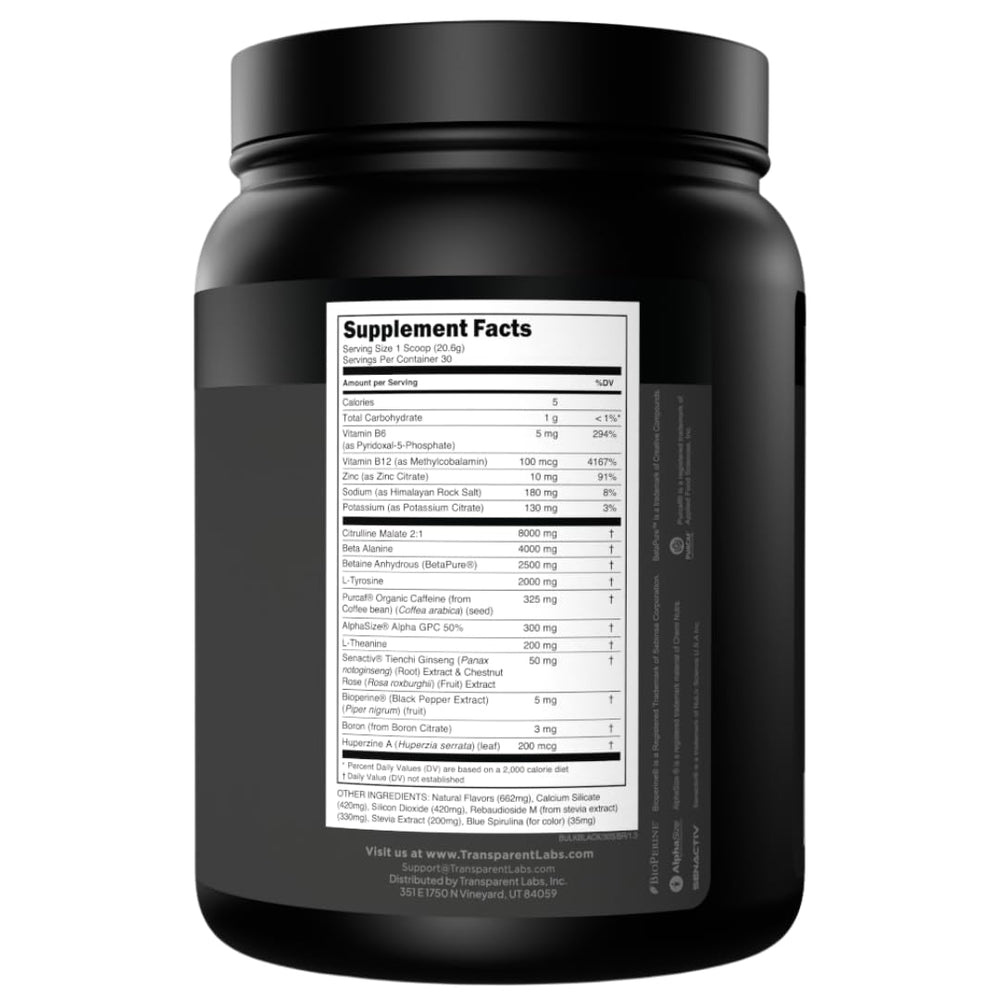 Transparent Labs sabor blue raspberry servido con fruta sugiriendo sabor natural y disfrute