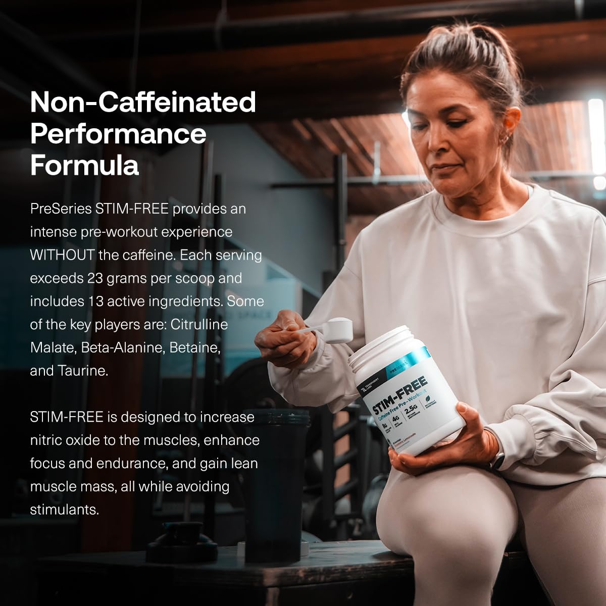 Transparent Labs polvo disuelto en vaso, preentreno sin estimulantes listo