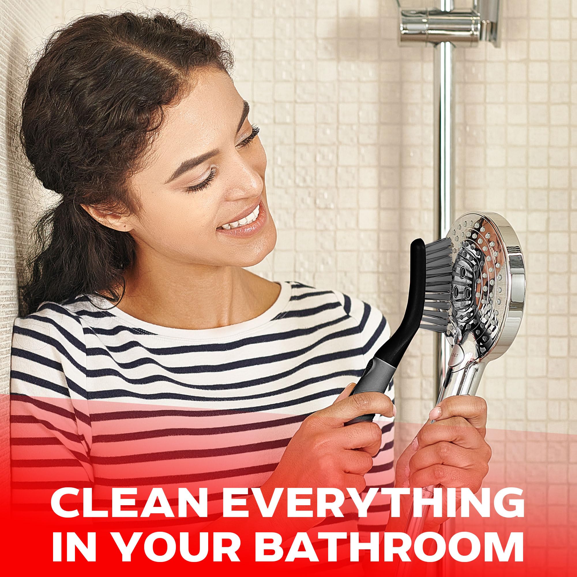 Trazon cepillo usado en bañera para eliminar suciedad visible