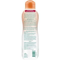 TropiClean espuma en mano con textura de lemongrass que hidrata el pelaje