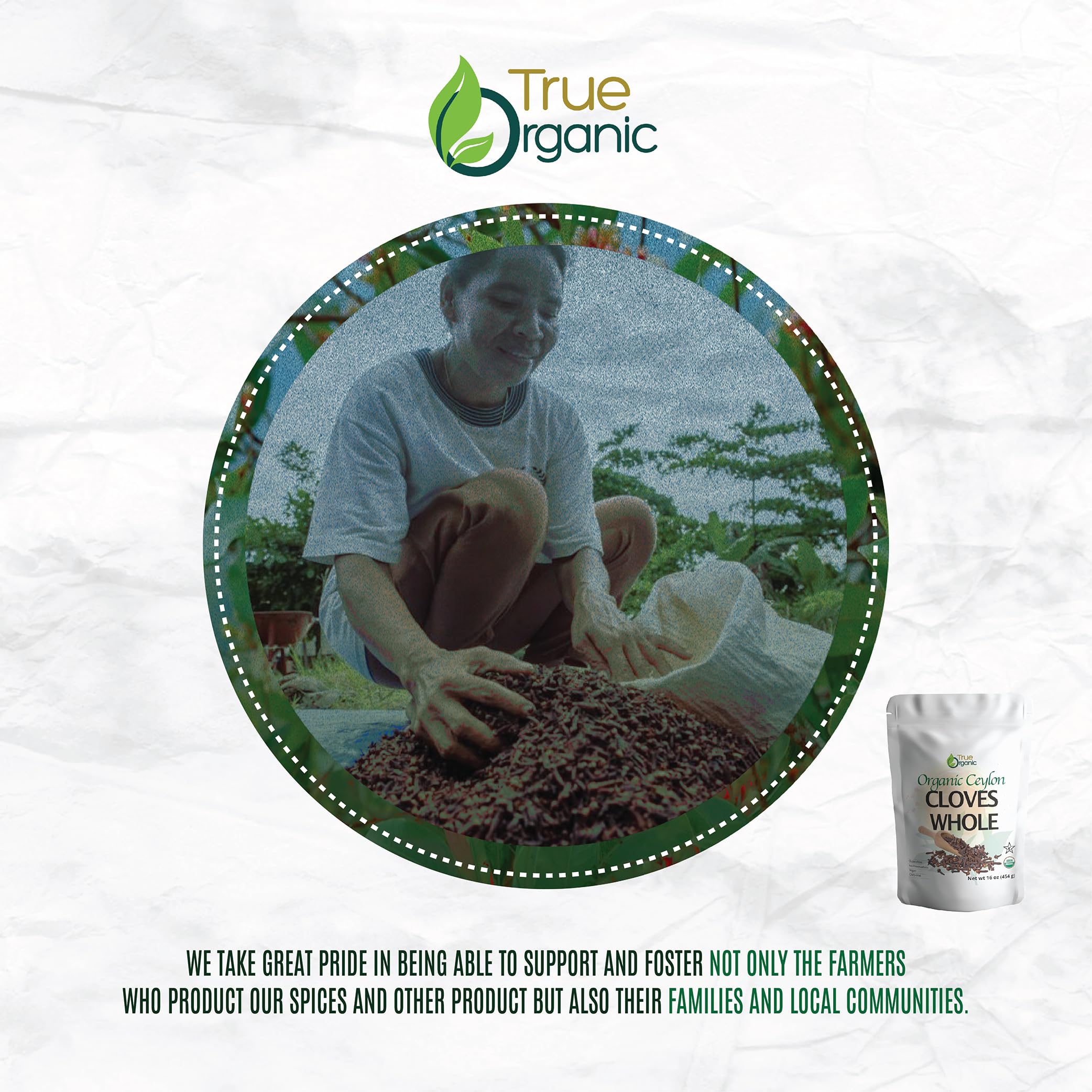 True Organic clavos en taza de té en ambiente de cafetería acogedora