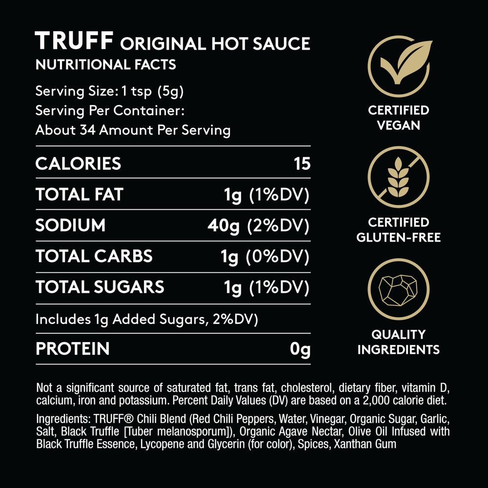 TRUFF salsa en uso rociada sobre pizza realzando sabor y aroma