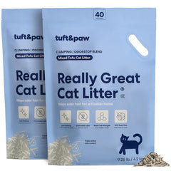 Tuft & Paw paquete frontal mostrando marca y beneficio de control de olores