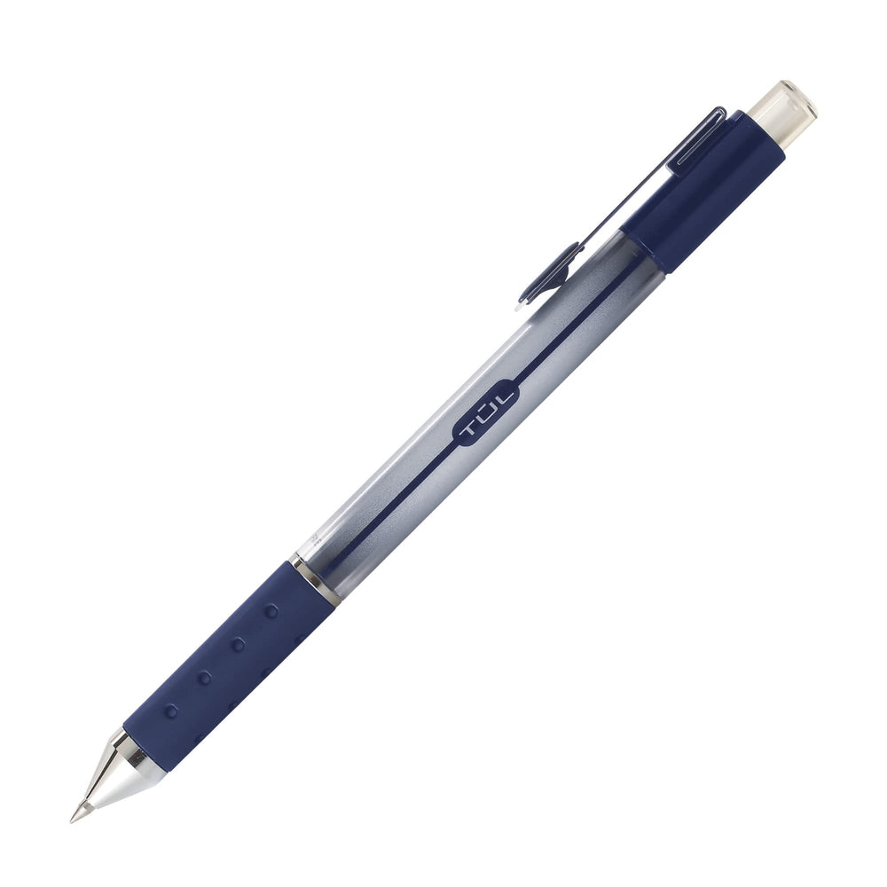 TUL bolígrafo en uso escribiendo en cuaderno, demostrando tinta azul fluida