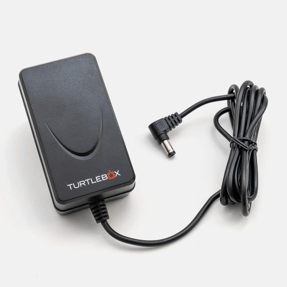 Turtlebox cargador frontal mostrando diseño y compatibilidad para recarga segura