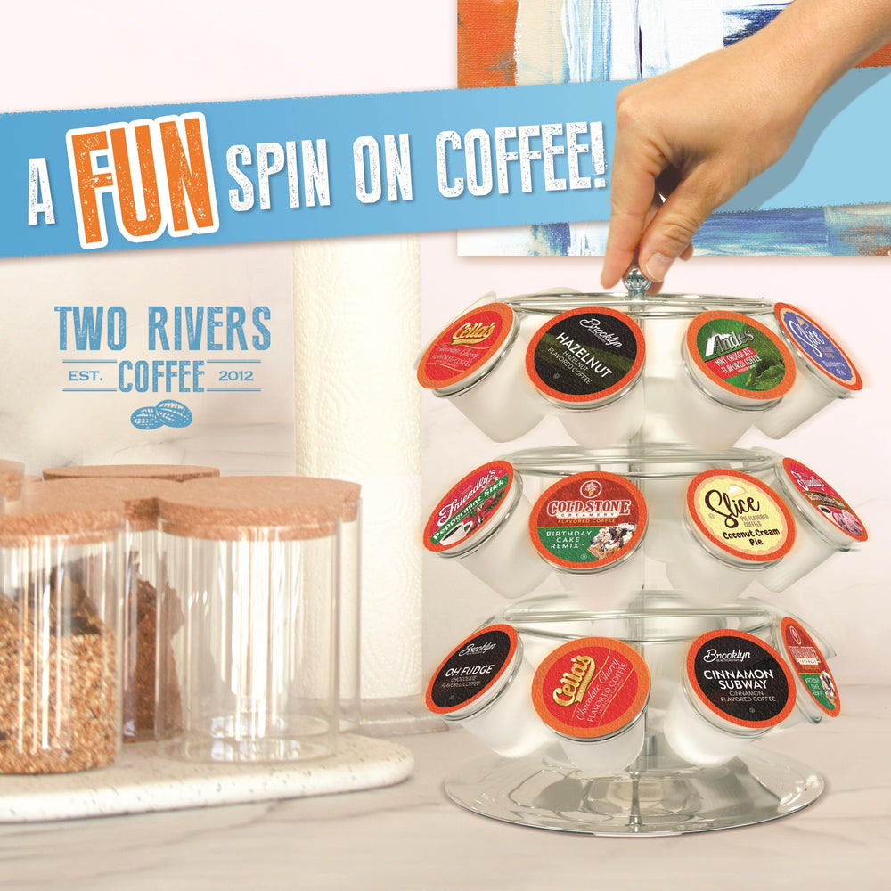 Two Rivers Coffee cápsulas junto a una regla para comparar tamaño