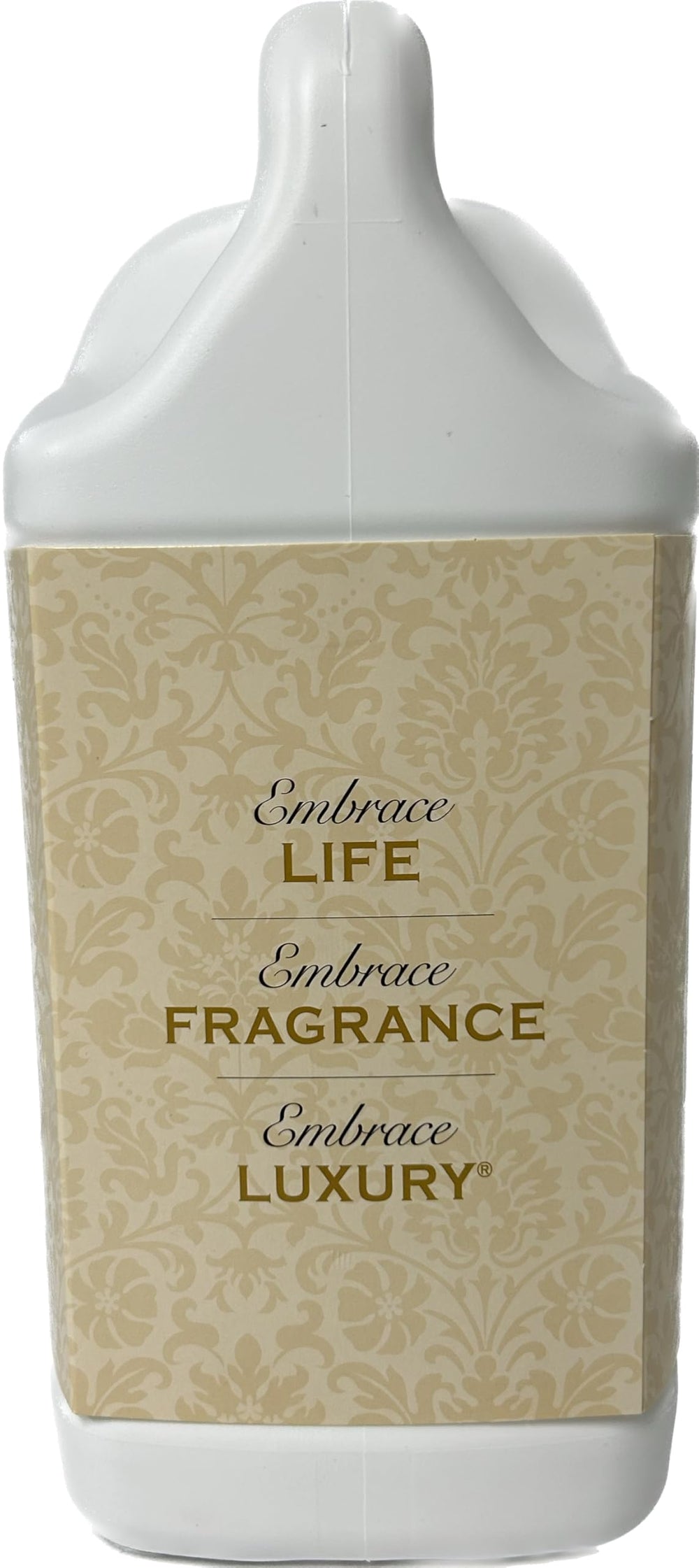 Comparación de tamaño del galón Glam Wash de TYLER CANDLE COMPANY mostrando rendimiento por envase