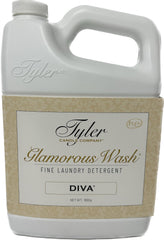 TYLER CANDLE COMPANY envase frontal Diva mostrando etiqueta y beneficio de limpieza