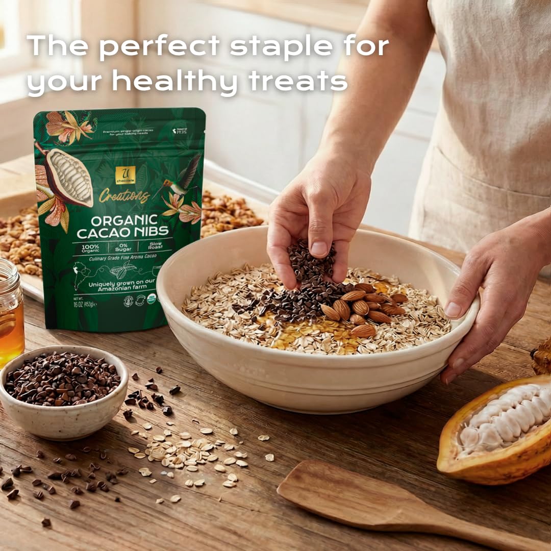 U Chocolate empaque con fondo de la finca en la Amazonía peruana