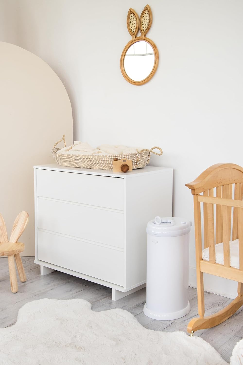 Ubbi en habitación de bebé integrándose al estilo y controlando olores