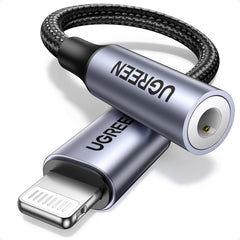 UGREEN adaptador frontal gris compacta y portátil para auriculares