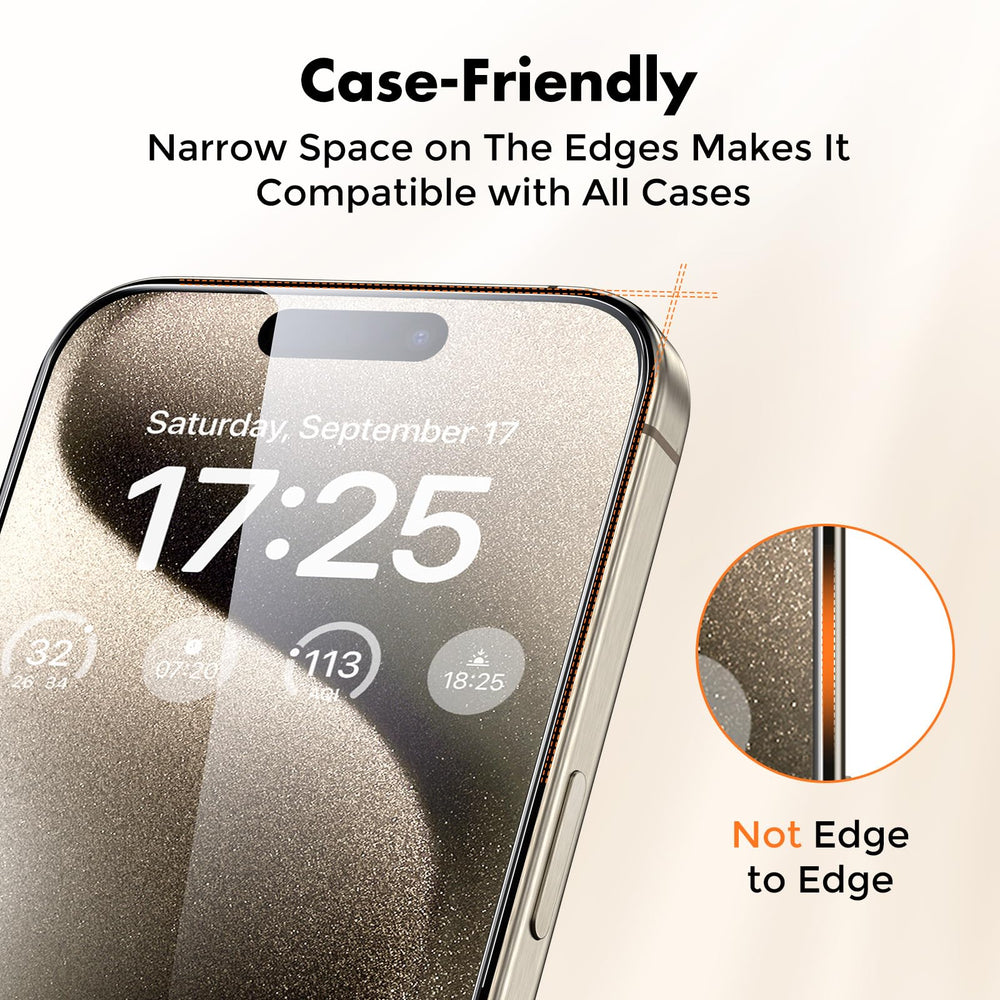 UNBREAKcable protector aplicado en iPhone 15 Pro, compatibilidad con funda comprobada