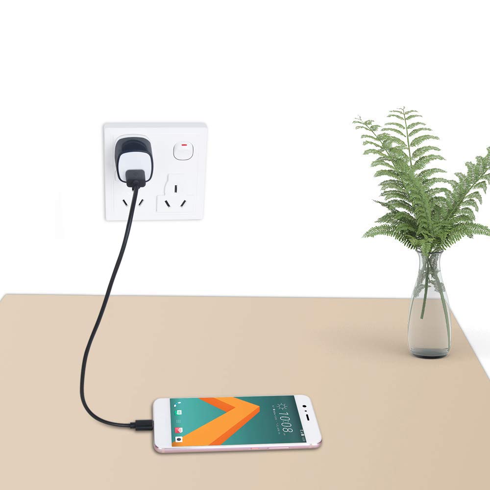 UorMe etiqueta de especificaciones mostrando entrada 100–240V útil