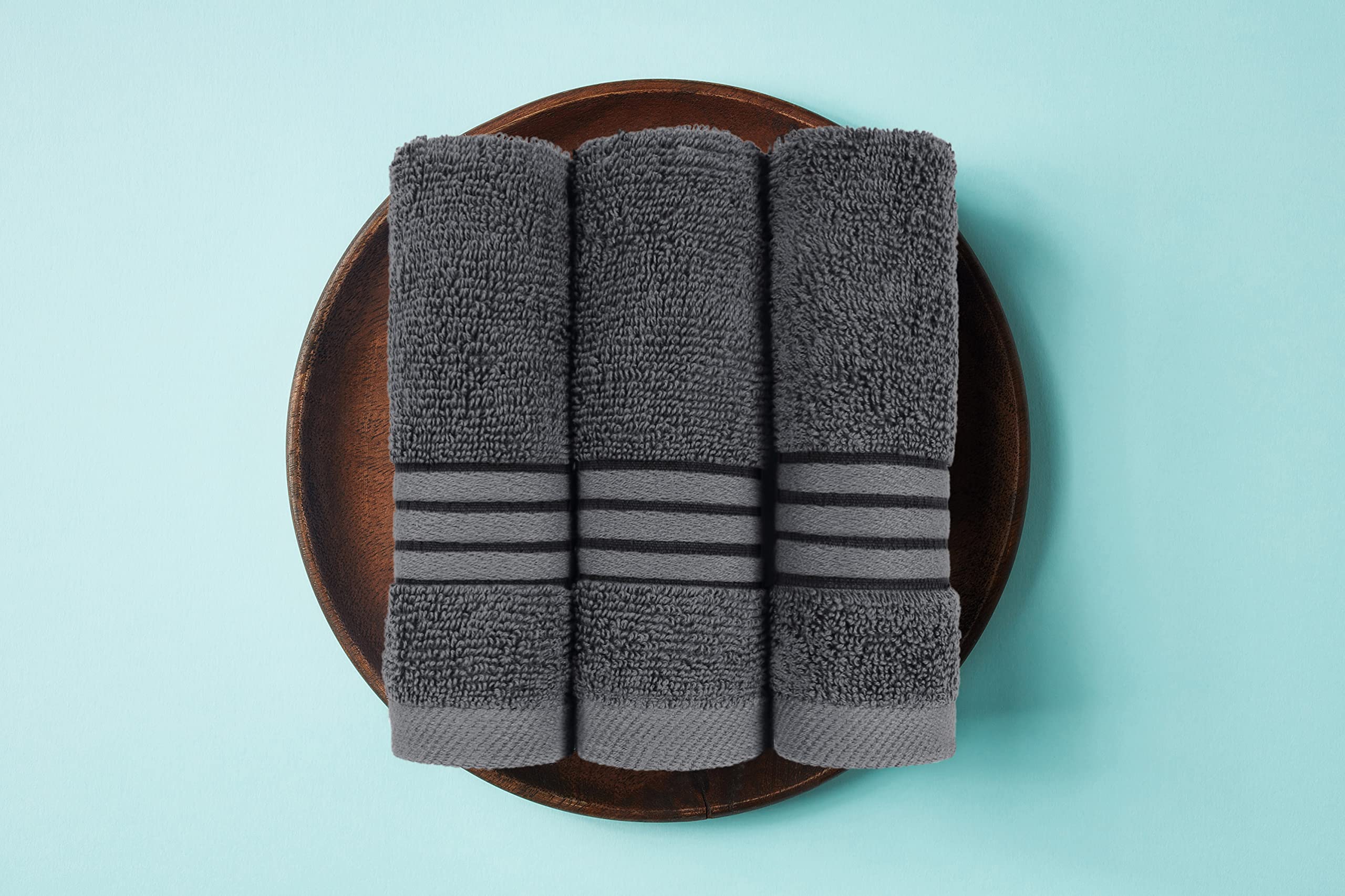 Utopia Towels detalle de la costura en borde que refuerza durabilidad