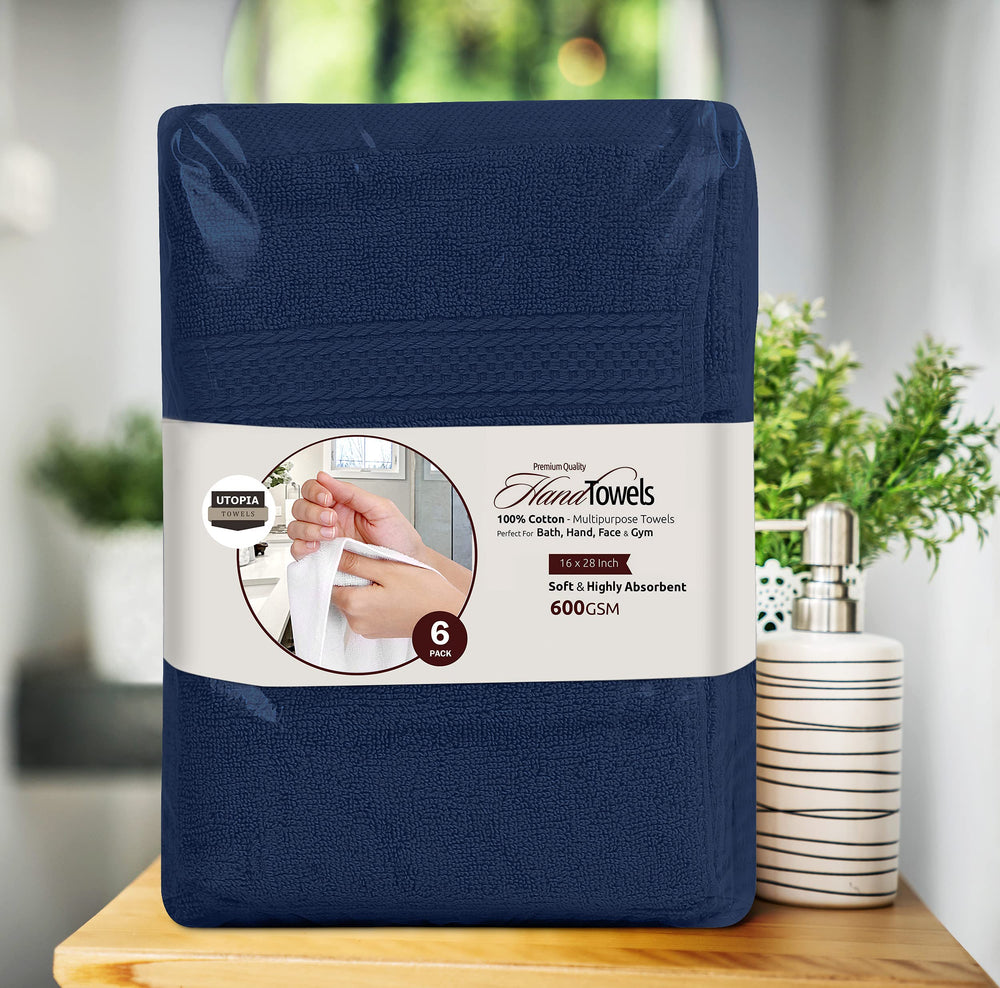 Utopia Towels ambiente de baño elegante resaltando tono navy y estilo