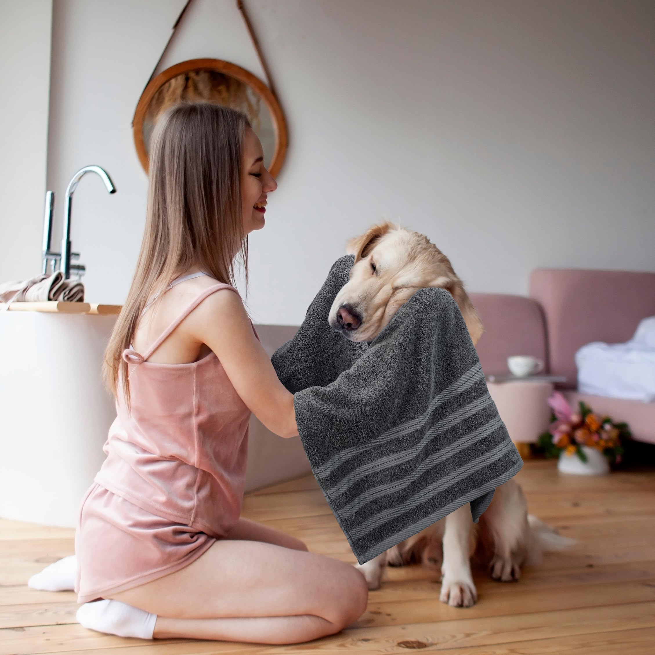 Utopia Towels pila de toallas gris en estantería, orden y estilo