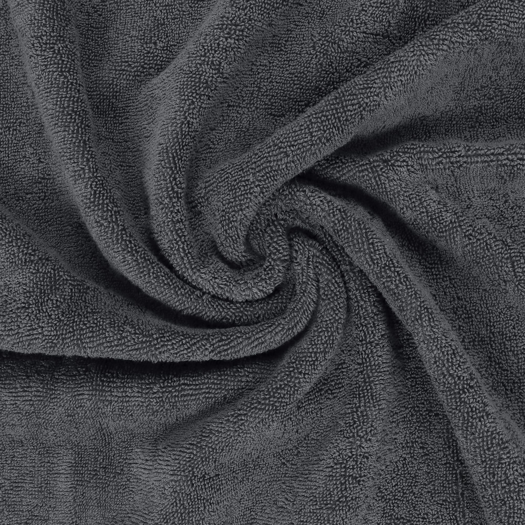 Utopia Towels toallas de baño colgadas, muestra absorción y drapeado