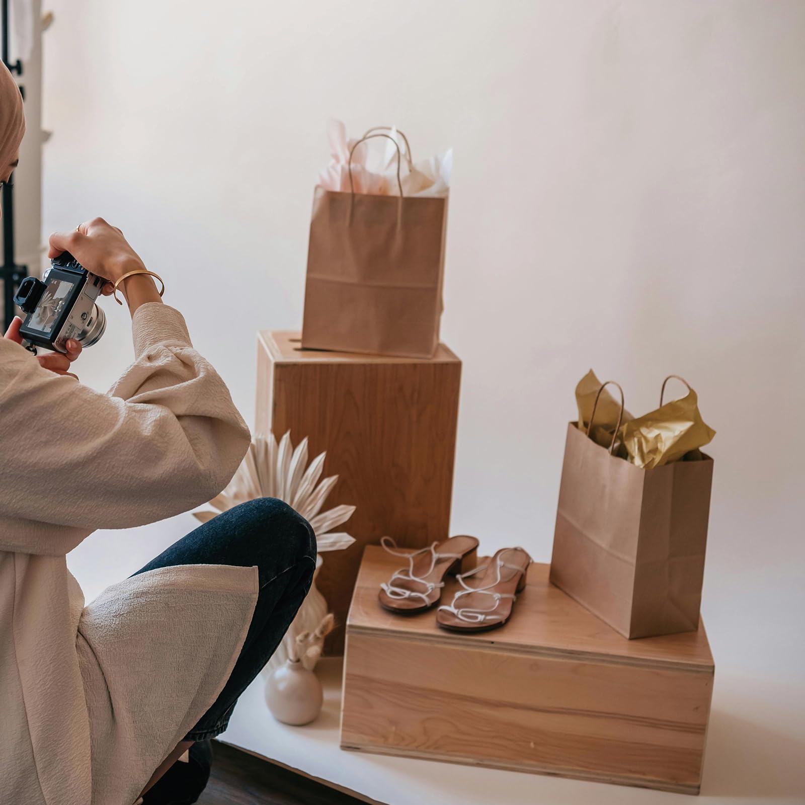 vanhel ambiente de fiesta con bolsas kraft, opción práctica y estética