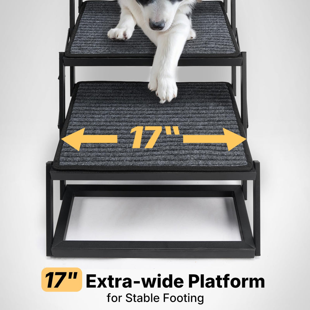 Veehoo escalera junto a una maleta para mostrar tamaño plegado y portabilidad